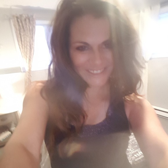 Meet your Posher, Sarah - Picture 1 of 1